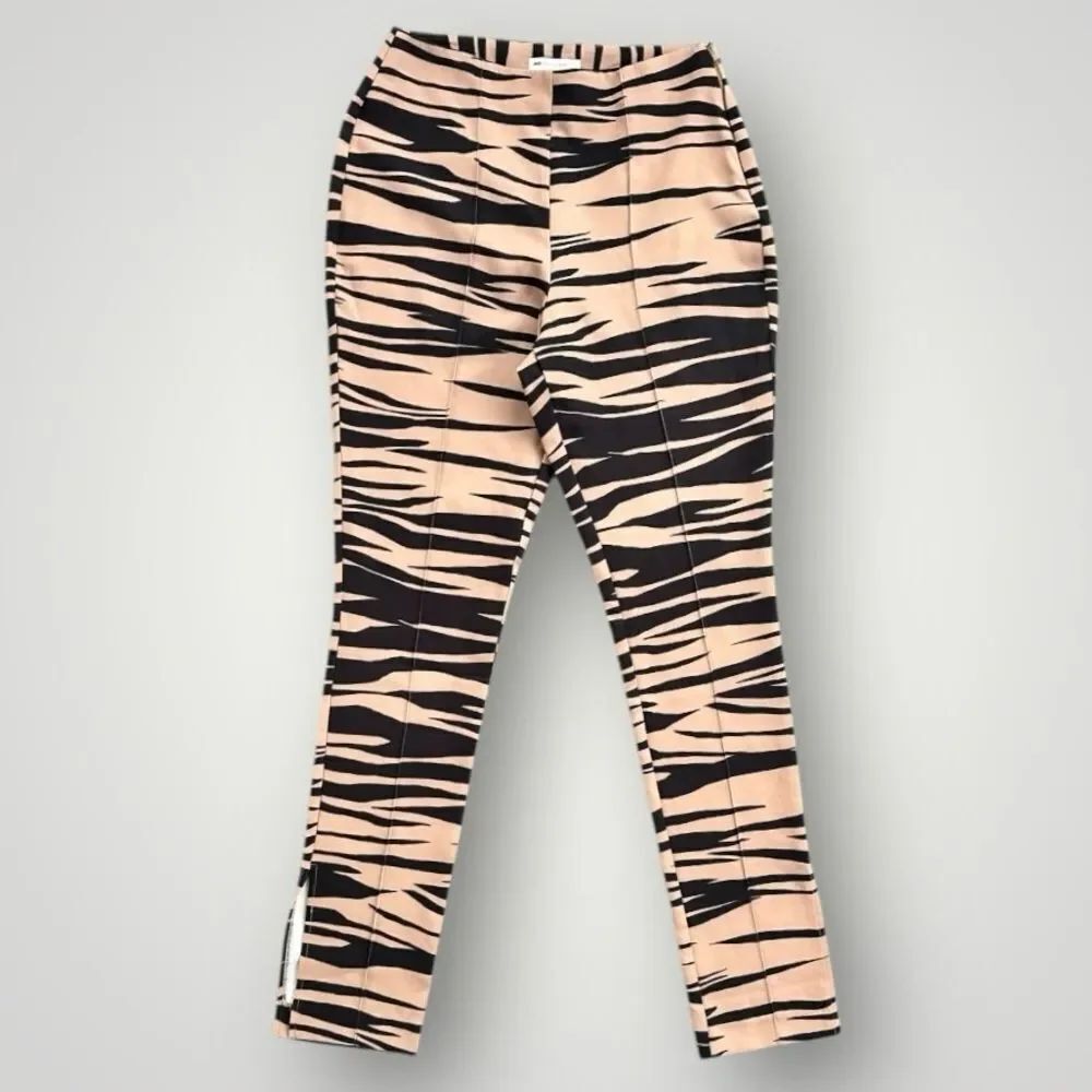 🎉5  for $45🎉 Asos pants size 6